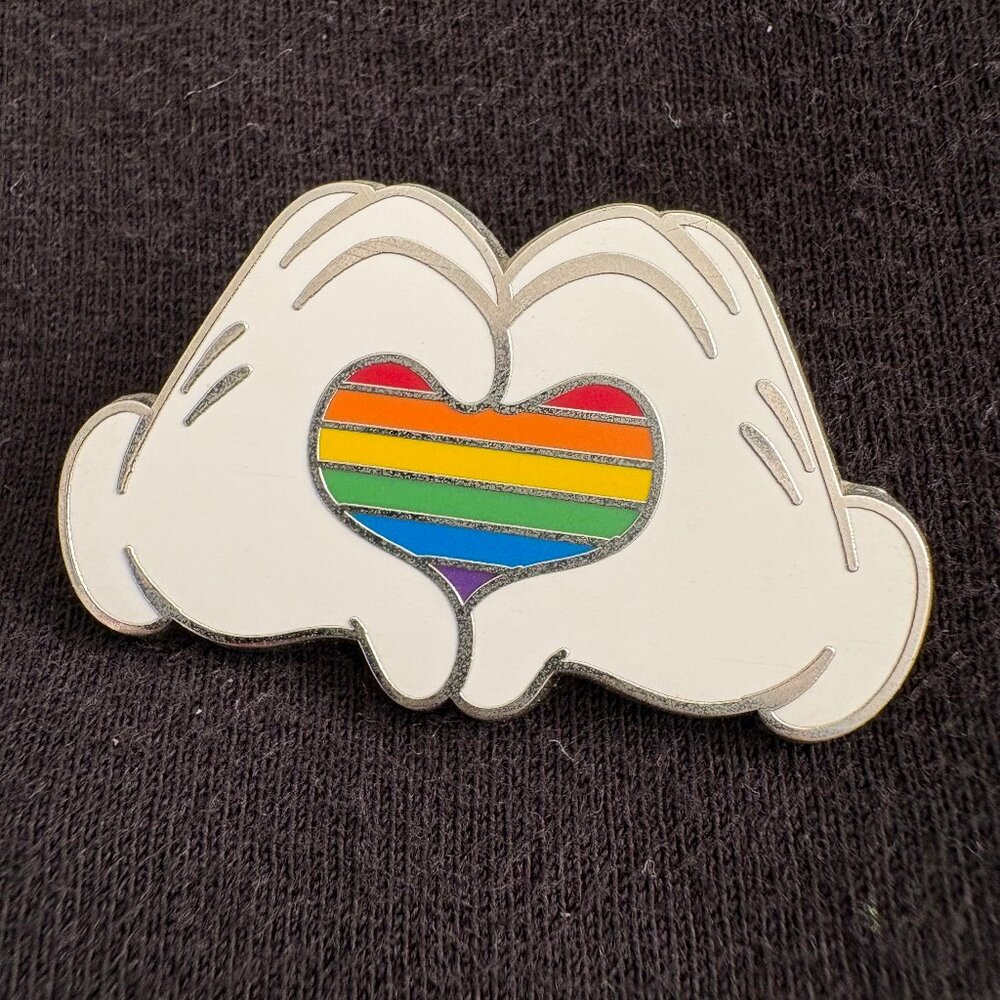 Disney Trading Pin - Pride - Mickey gloves forming a rainbow-colored heart